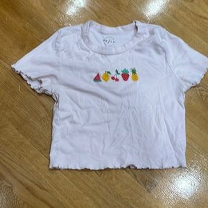 Beautiful playful cropped tee with fruit decoration